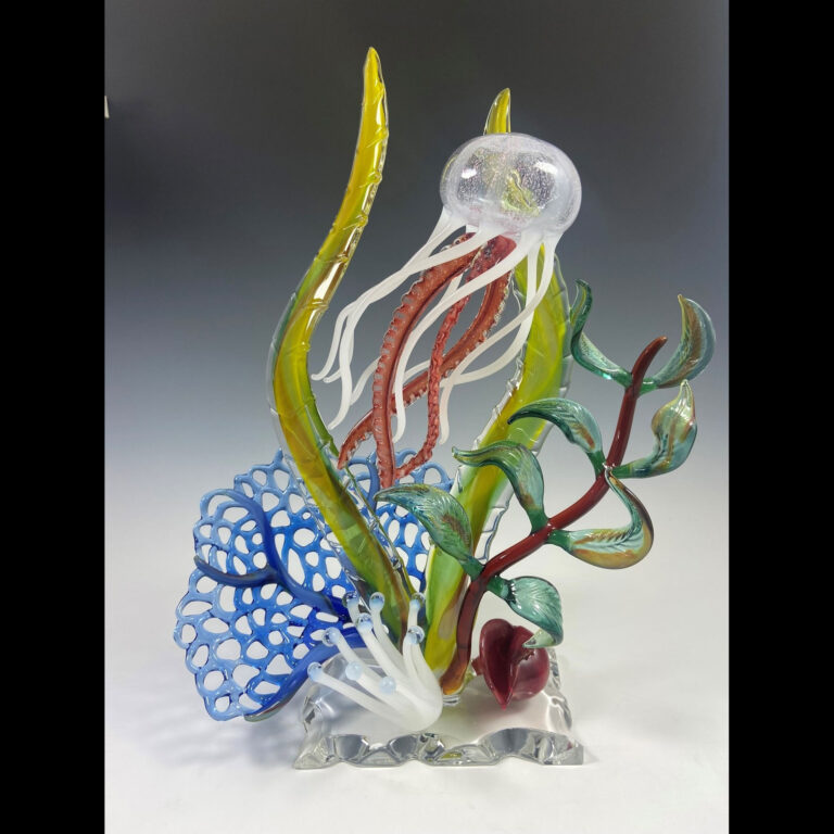 Single Dicnroic Jellyfish Scene Crystal Base